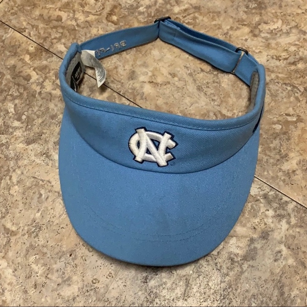 Carolina Nike Visor 🏀🐏